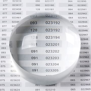 תמונה של קוביית זכוכית מגדלת סיגנט