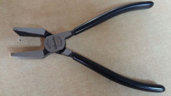 תמונה של פלייר לתפיסה ושבירת זכוכית תוצרת גרמניה שחור אורך 180 מ"מ