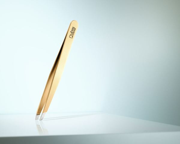 Picture of Tweezers Classic Gold made of stainless steel gold-plated with slanted tips Rubis