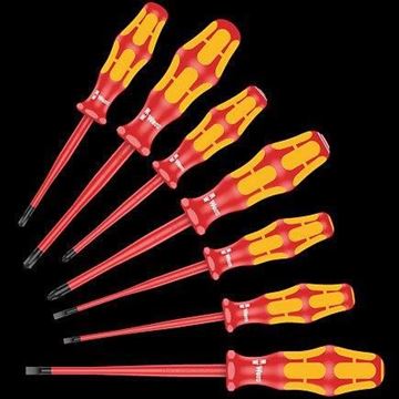 Picture of 160 iSS/7 Screwdriver set Kraftform Plus Series 100. With reduced blade diameters and smaller handle diameters, 7 pieces WERA