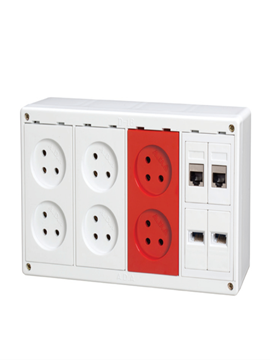 תמונה של קופסא D-18 עהט+6 שקע לבן+מתאם